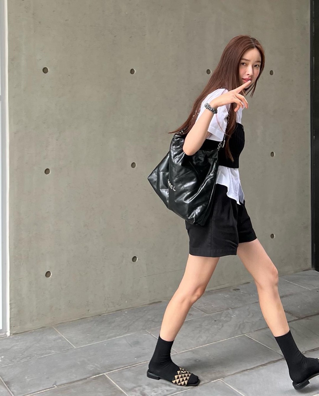샤넬 22백 여름버전 코디💛🤍​ 이미지