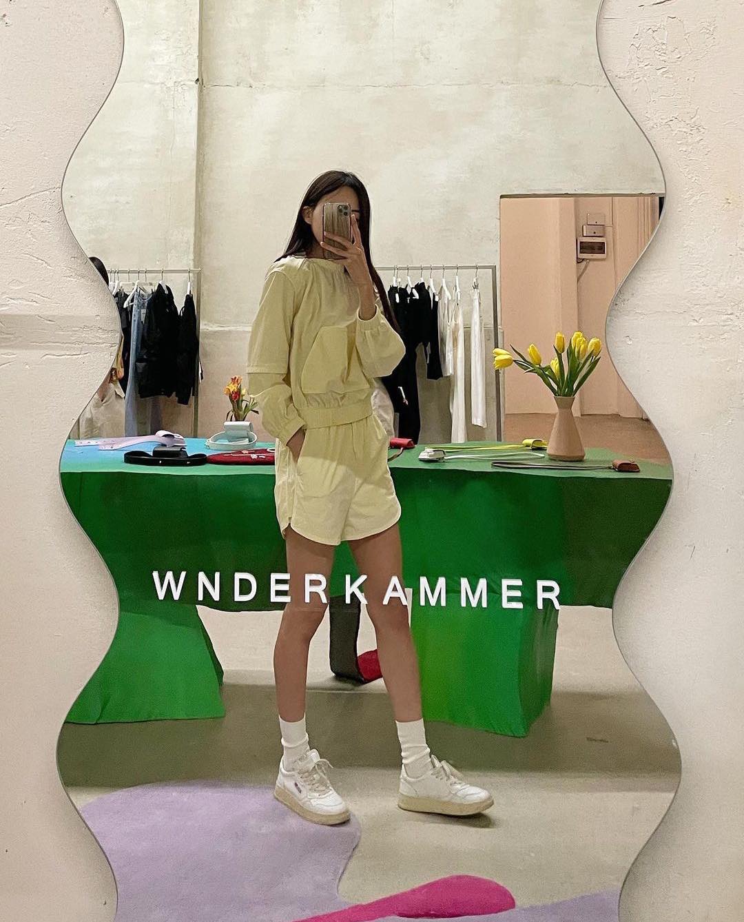언니들의 운동화 픽👟🩵@오트리​ 이미지"