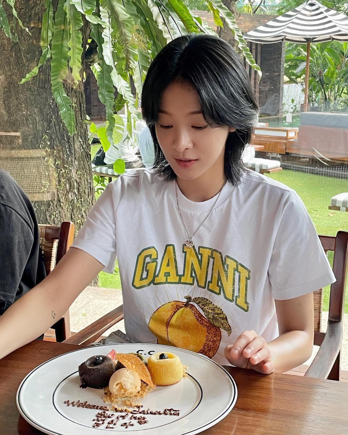 역시 그래픽 반팔 맛집은 가니😃 이미지