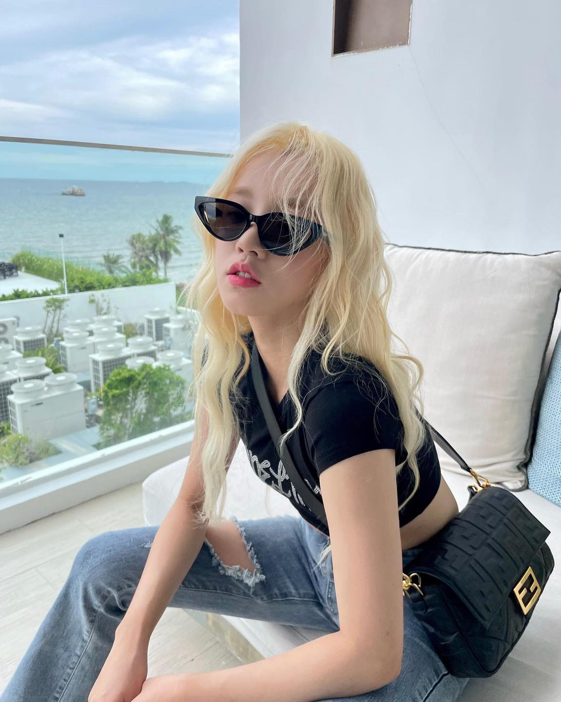 기본이 최고👖검정 반팔+청바지 이미지