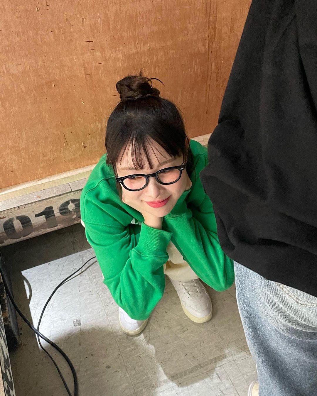 가을 시크미 추가🖤@검정 뿔테 이미지"
