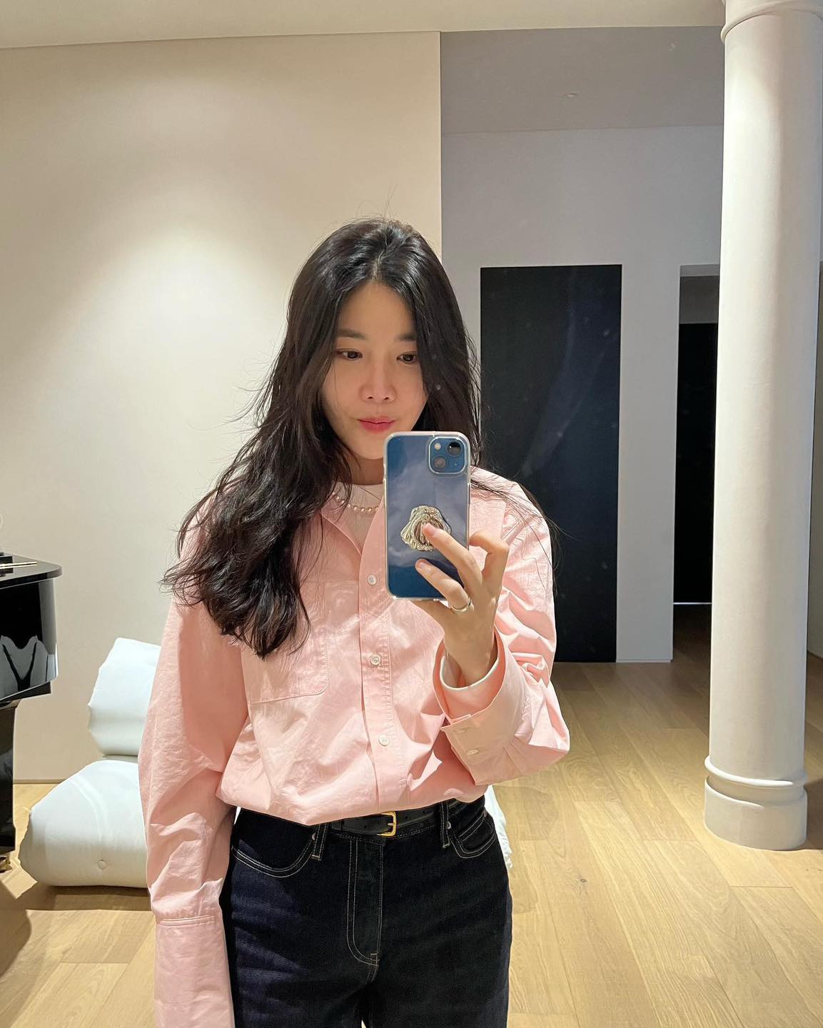 화사함을 더해줄 핑크셔츠🩷🤍 이미지"