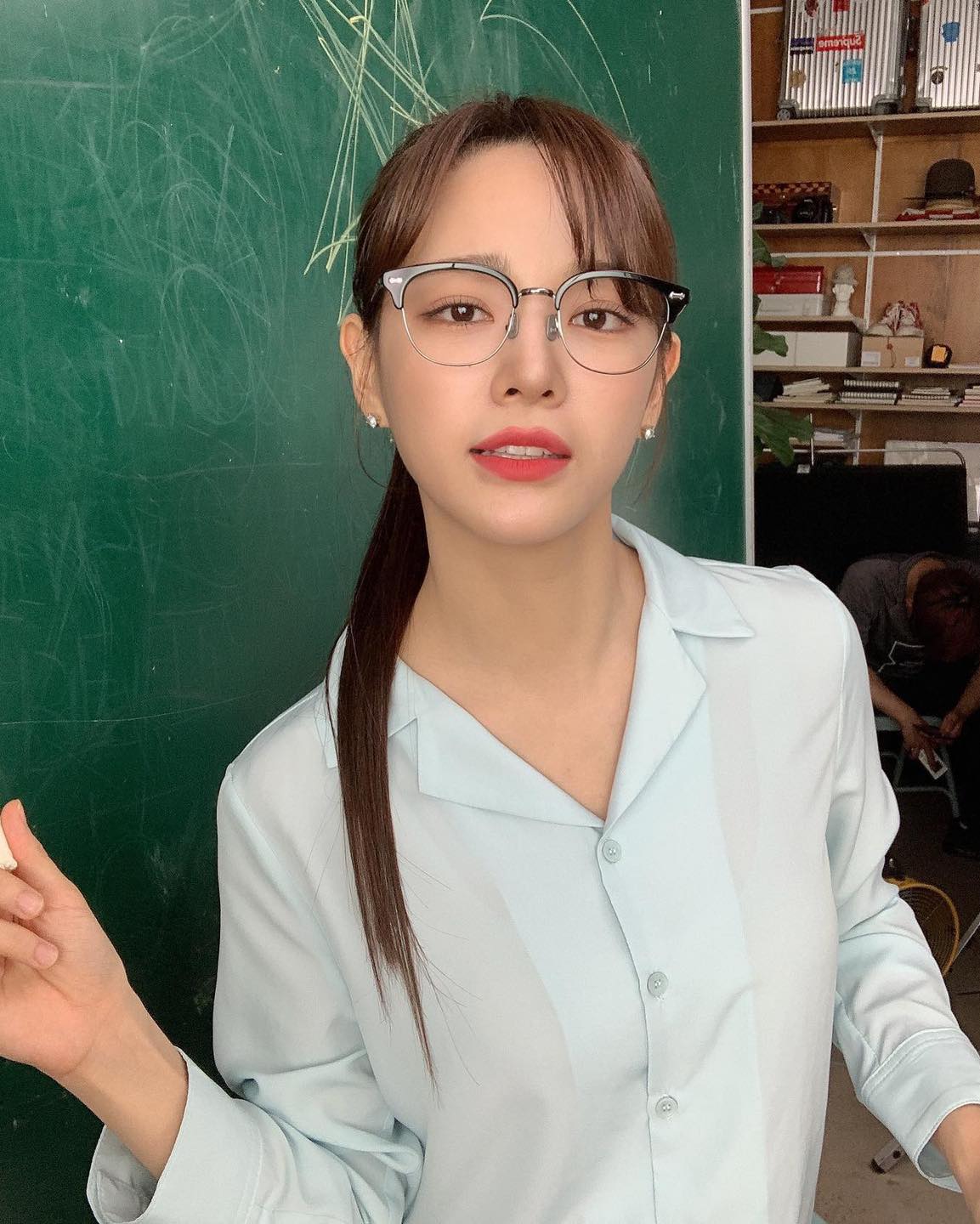 출근룩에 얹어보는 안경👓👩🏻‍💼 이미지