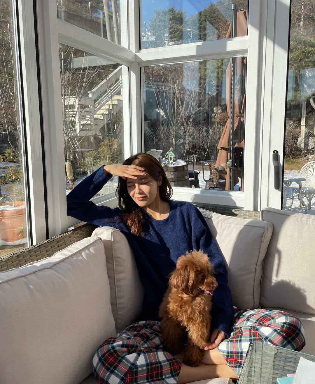 깔끔담백 무드💙@네이비 니트 이미지