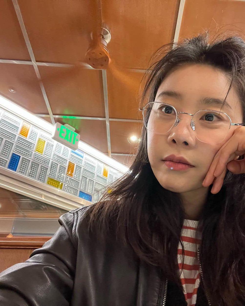긱시크 패션 필수는 얇은테👩🏻‍🏫🖤 이미지6
