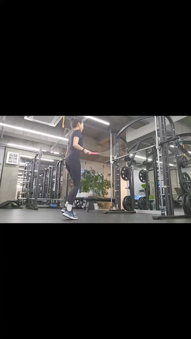 모델 한혜진의 운동 루틴🏋🏻🖤
완벽한 몸매 관리❤️‍🔥올해는 언니처럼 꾸준히 운동 @같이해👯‍♀️ 이미지